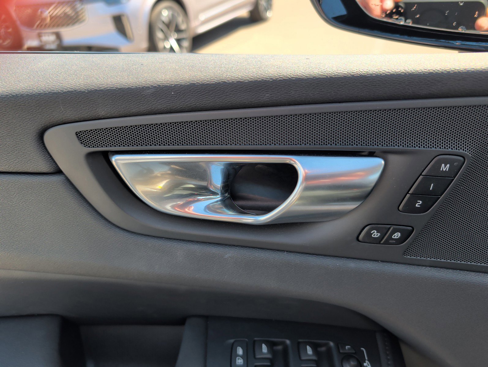 Certified 2025 Volvo XC60 B5 Plus image 17