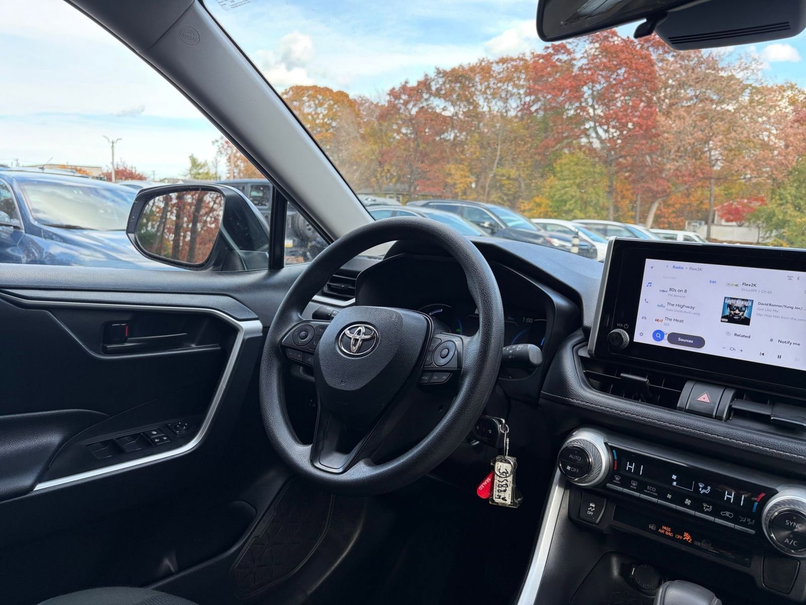 Used 2025 Toyota RAV4 LE image 33