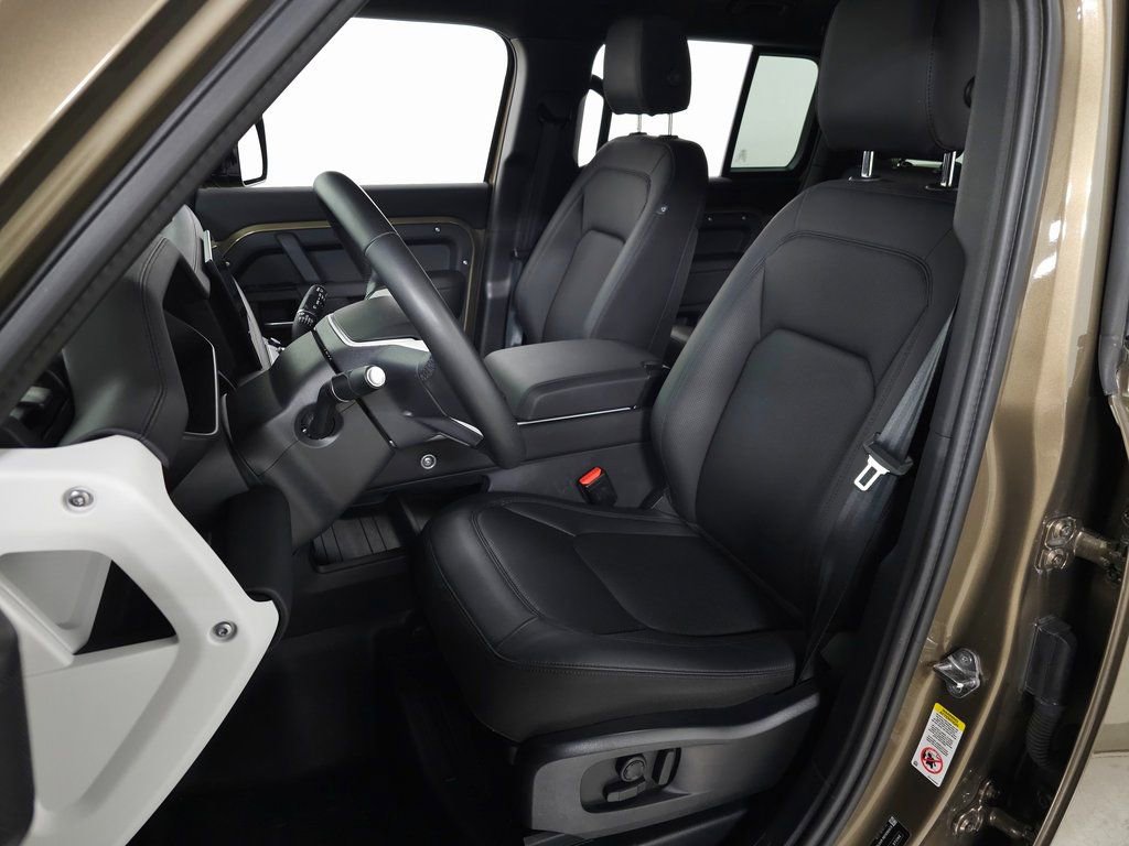Used 2025 Land Rover Defender 110 S image 16