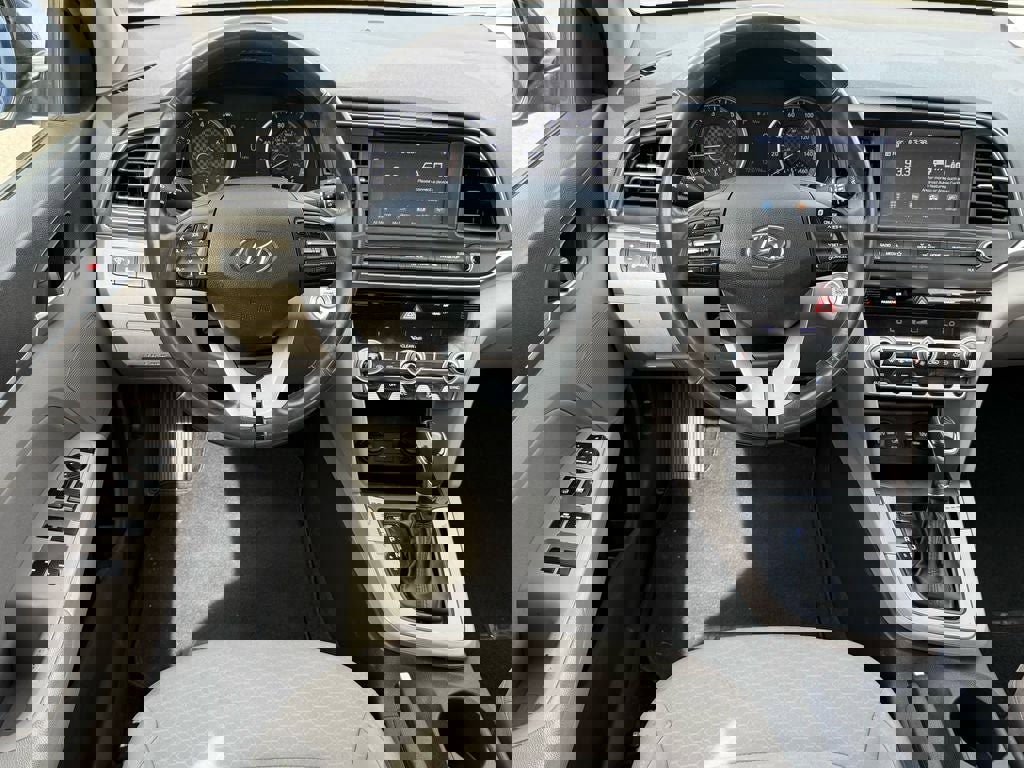 Used 2020 Hyundai Elantra Value Edition w/ Cargo Package (C1) image 16