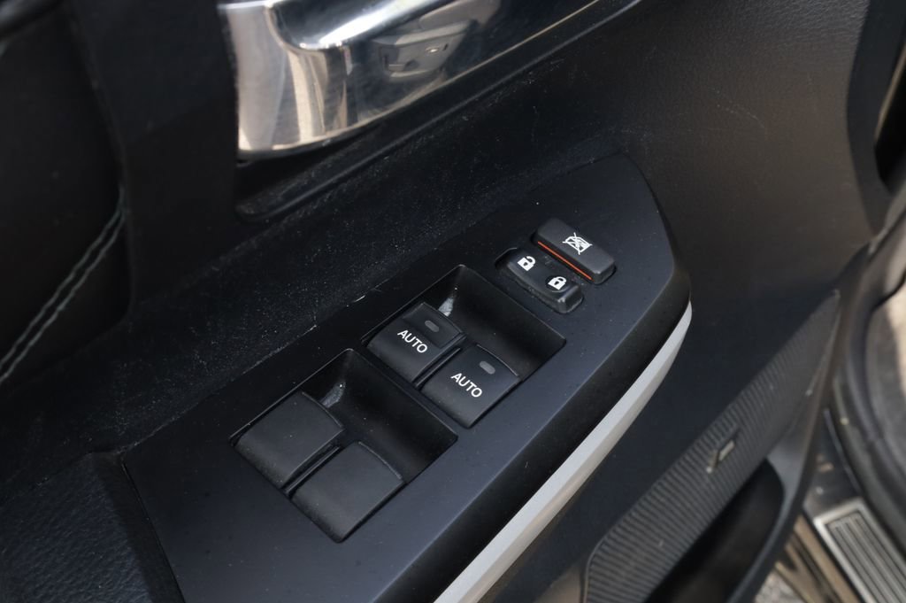 Used 2018 Toyota Tundra Platinum image 19