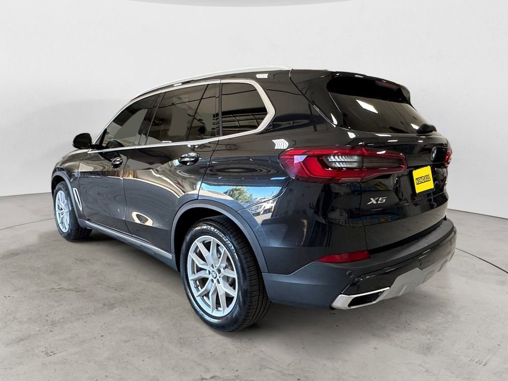 Used 2019 BMW X5 xDrive40i w/ Executive Package image 3