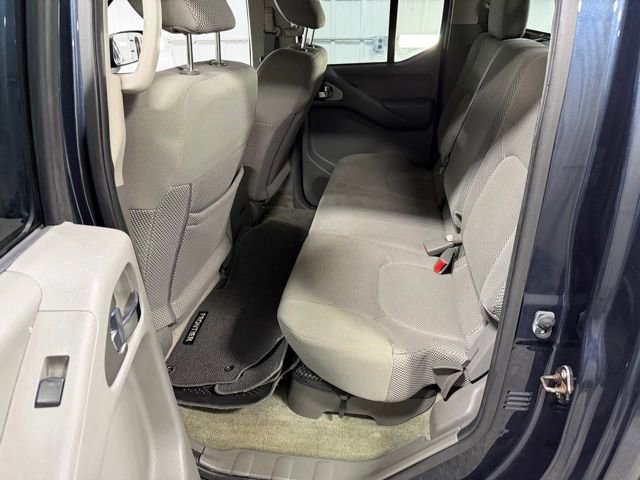 Used 2016 Nissan Frontier SV w/ SV Value Truck Package AWD/4WD image 9