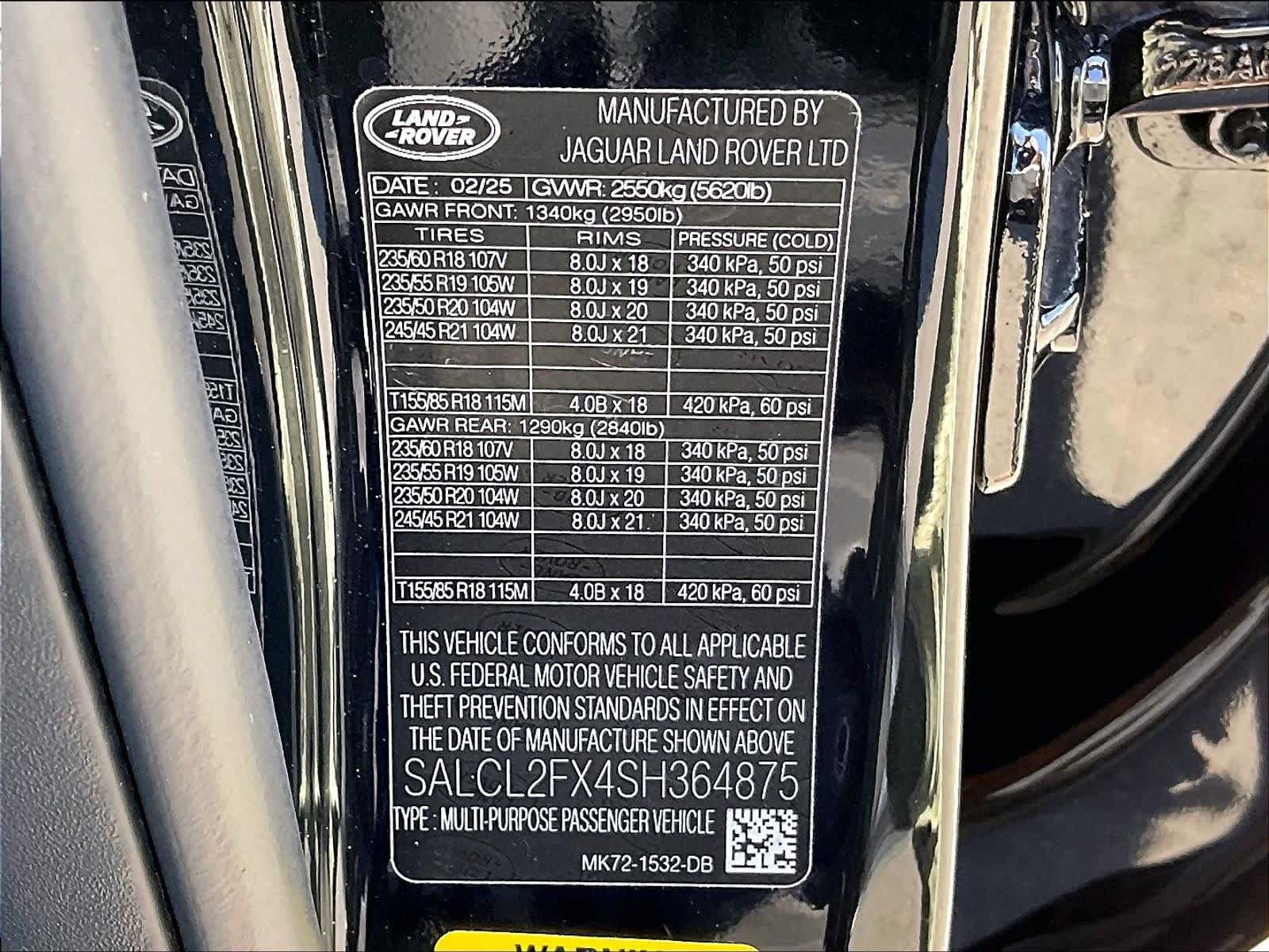 Used 2025 Land Rover Discovery Sport Dynamic SE AWD/4WD image 32