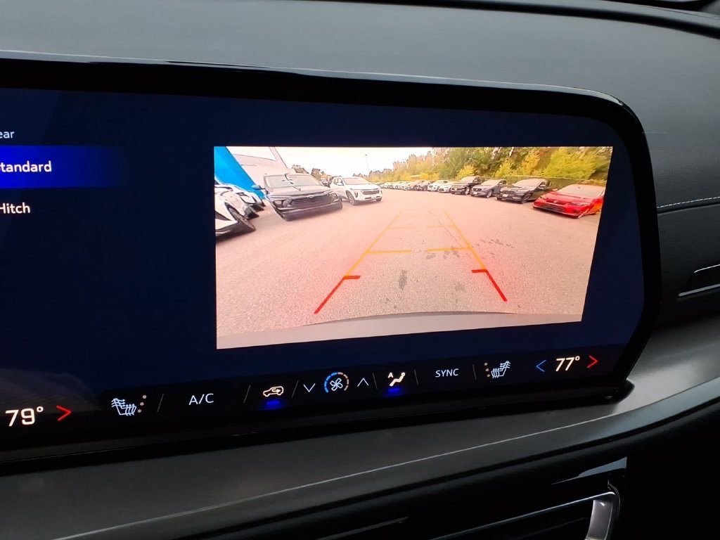 New 2027 Chevrolet Traverse LT w/ Sun and Wheel Package FWD image 25