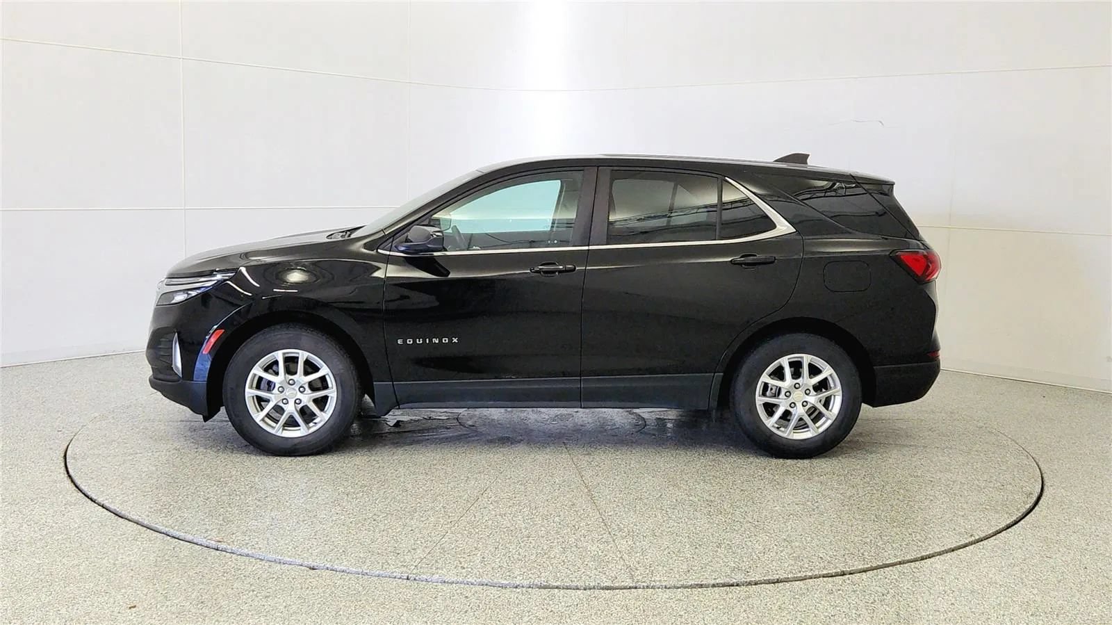 Used 2023 Chevrolet Equinox LT FWD image 4
