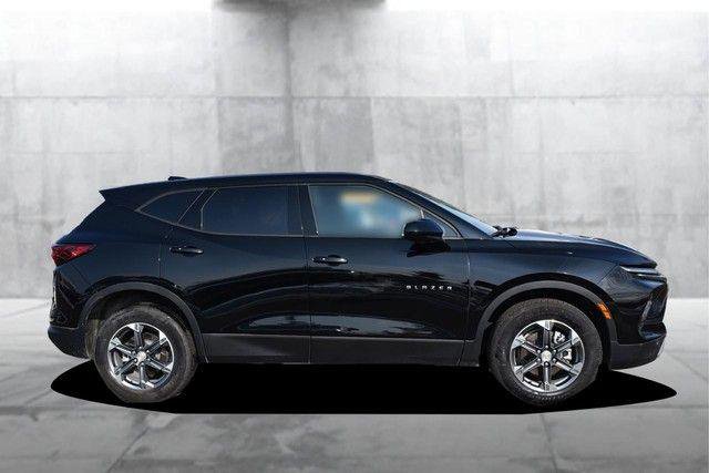 Used 2025 Chevrolet Blazer LT image 5
