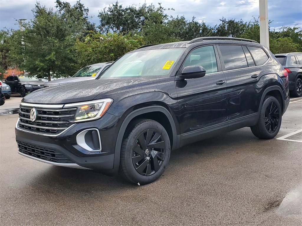 New 2026 Volkswagen Atlas SE image 3