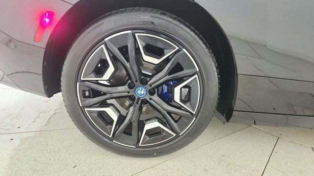 Used 2024 BMW iX xDrive50 w/ Sport Package AWD/4WD image 76