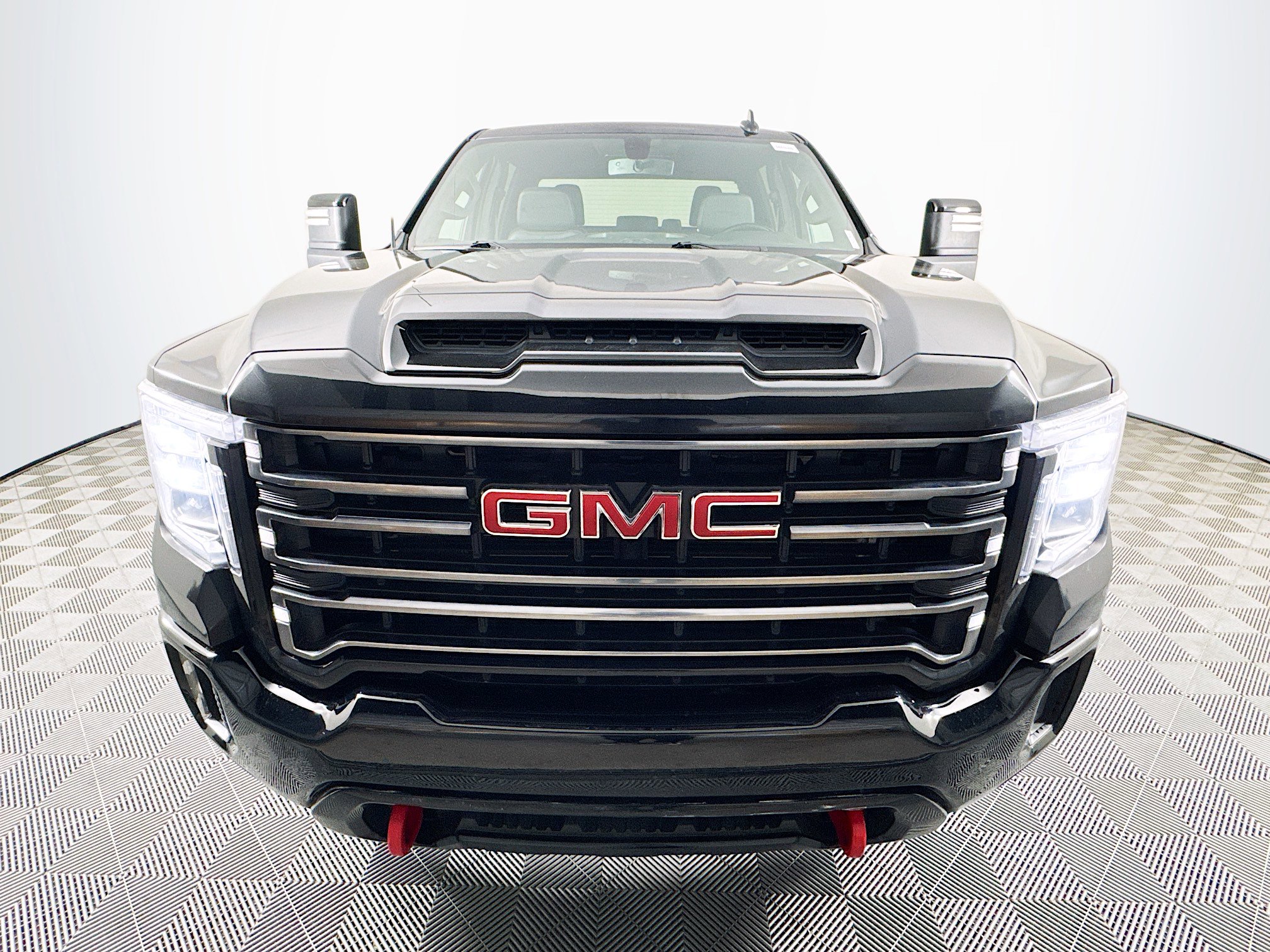 Used 2023 GMC Sierra 2500 AT4 AWD/4WD image 2