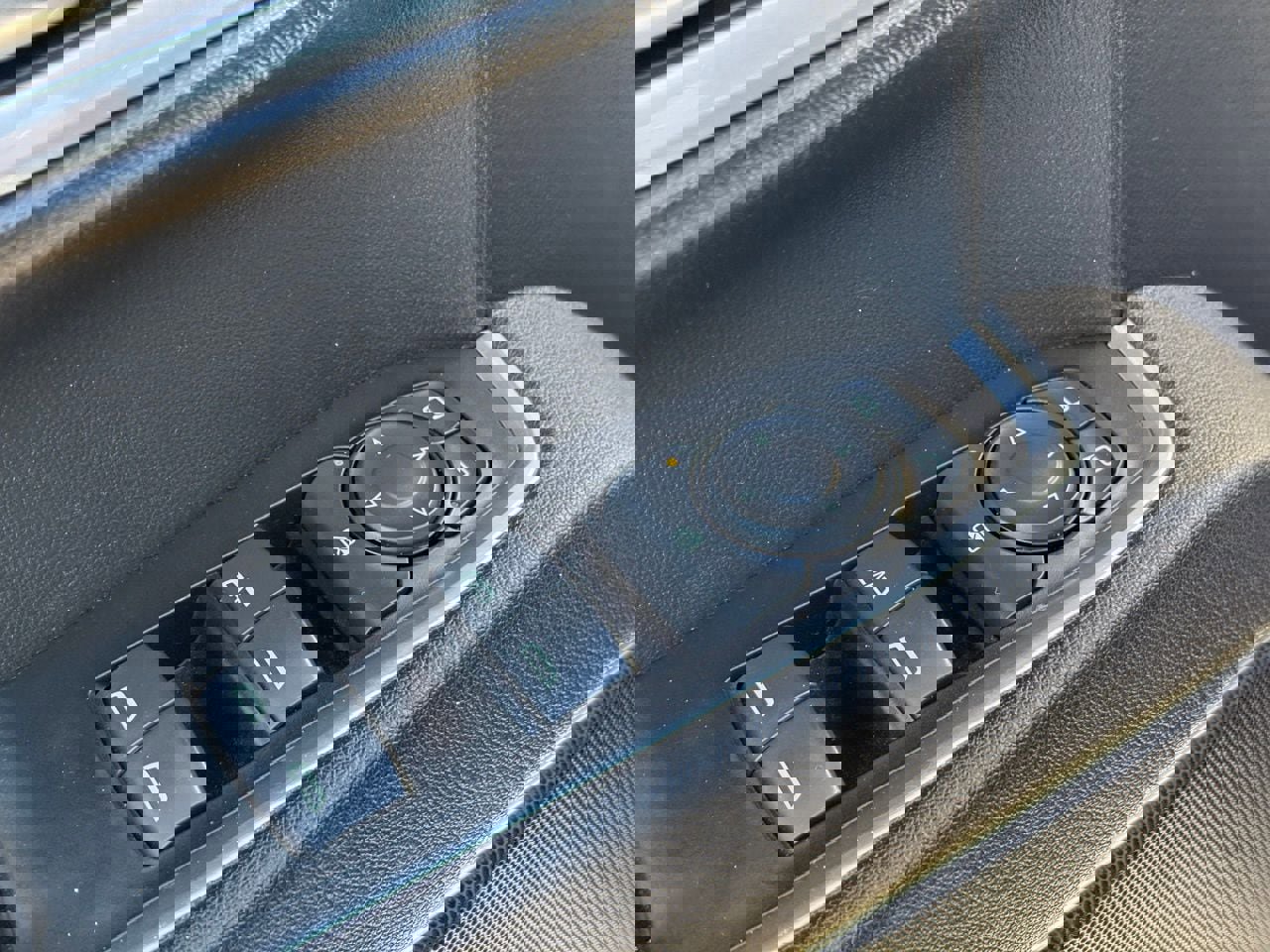 Used 2025 Chevrolet Silverado 1500 LT image 26