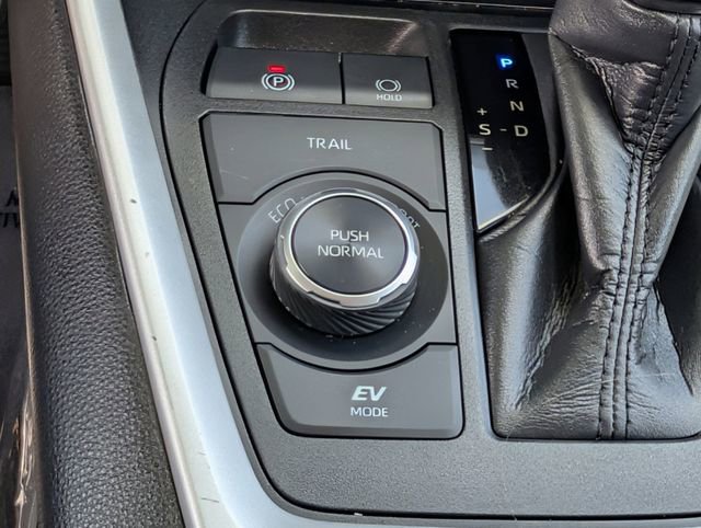 Used 2021 Toyota RAV4 XLE Premium AWD/4WD image 16