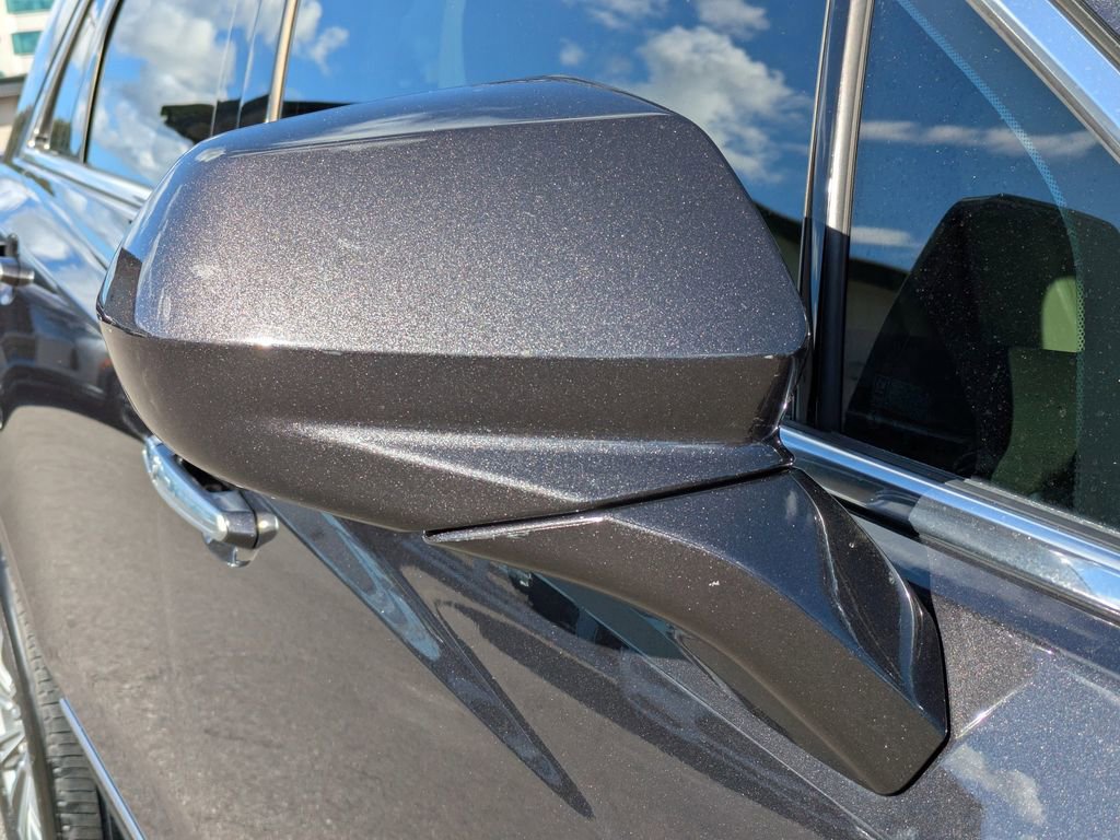 Used 2017 Cadillac XT5 Luxury w/ Driver Awareness Package image 12