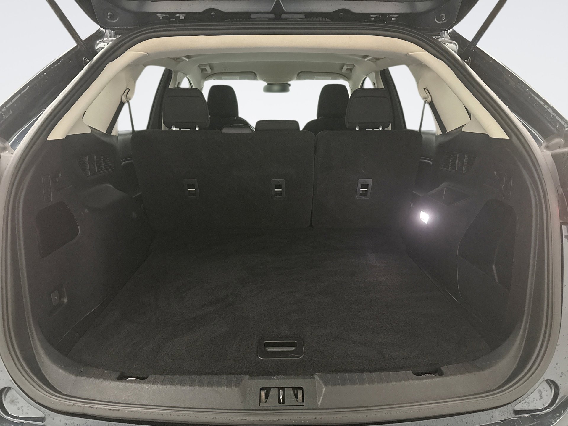 Used 2022 Ford Edge SE image 19