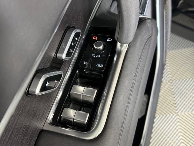 Used 2023 Land Rover Range Rover First Edition AWD/4WD image 30