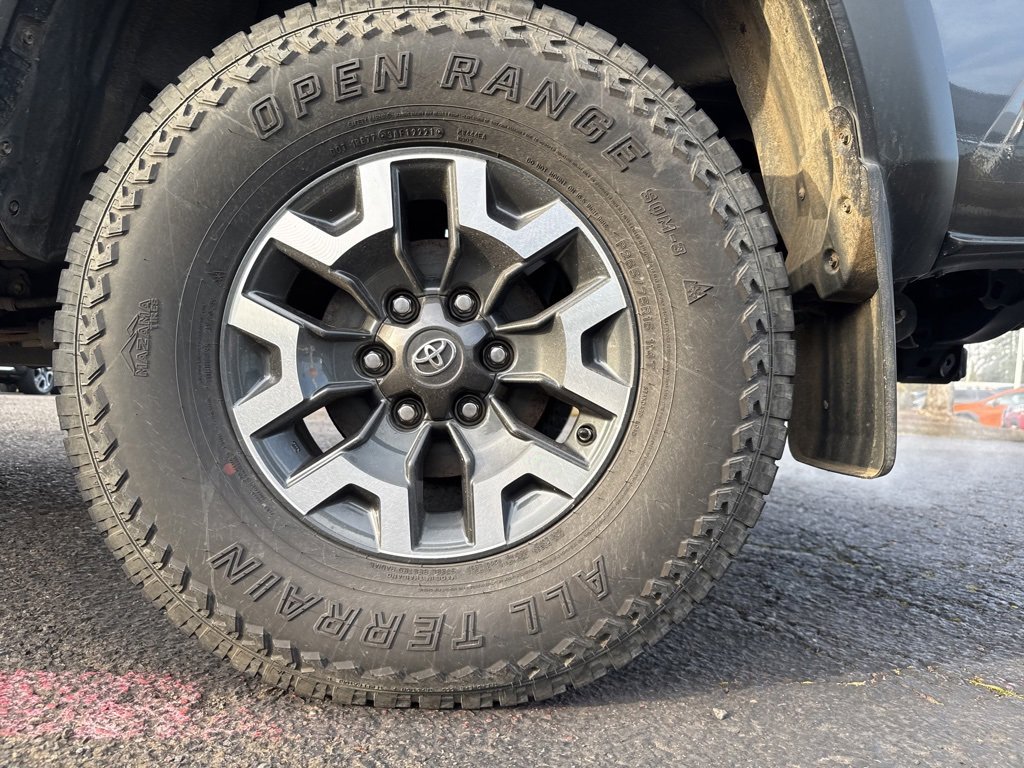 Used 2019 Toyota Tacoma TRD Off-Road image 10