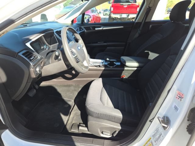 Used 2016 Ford Fusion SE FWD image 15