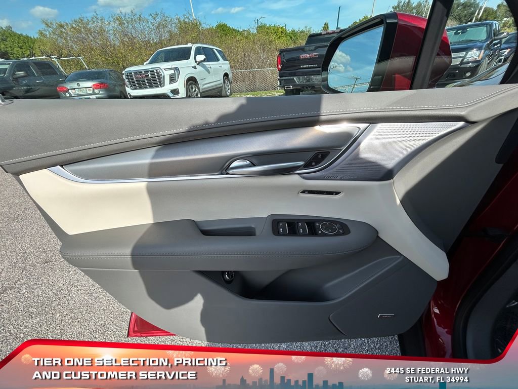 Used 2025 Cadillac XT5 Premium Luxury image 23