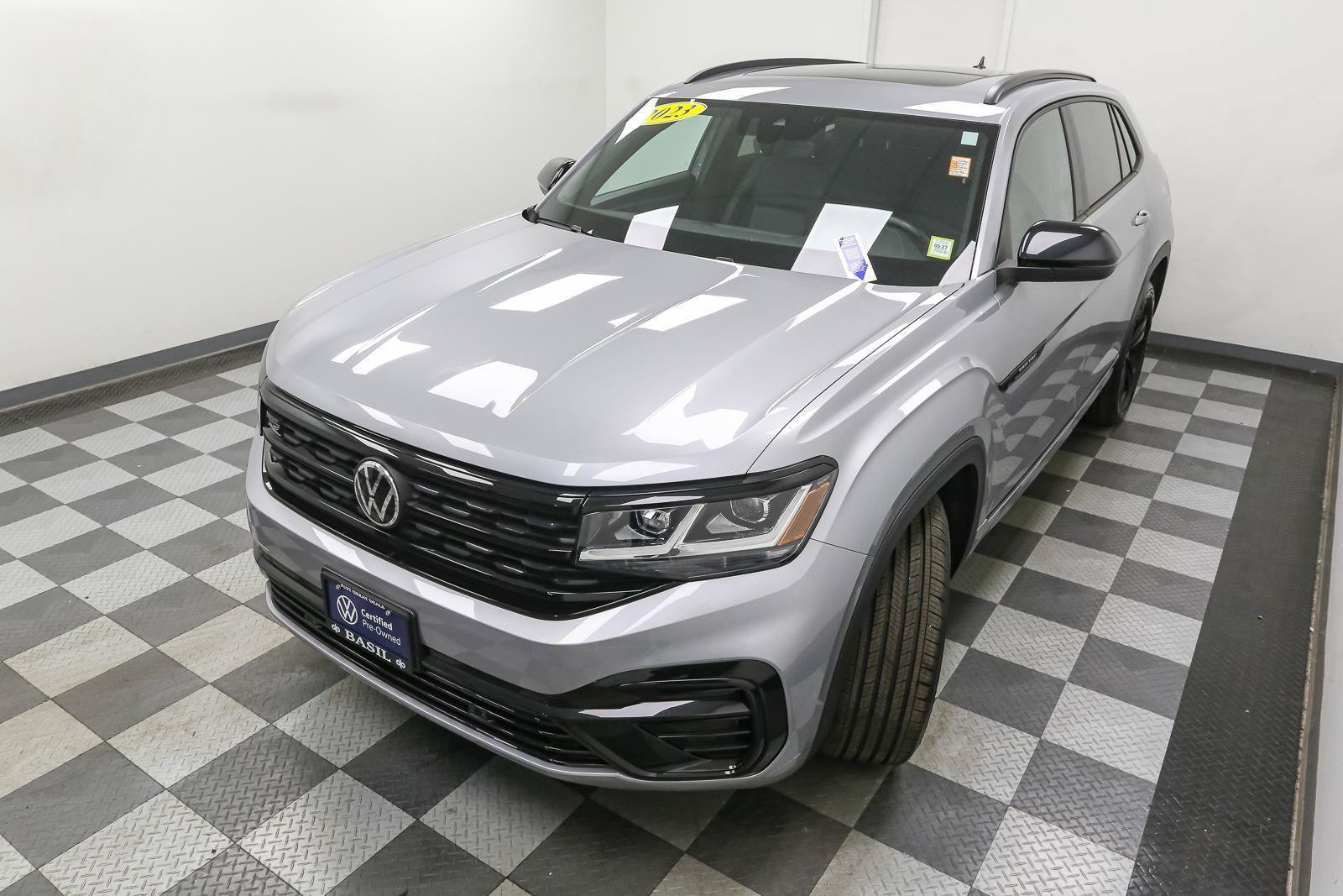 Certified 2023 Volkswagen Atlas Cross Sport SEL R-Line AWD/4WD image 7