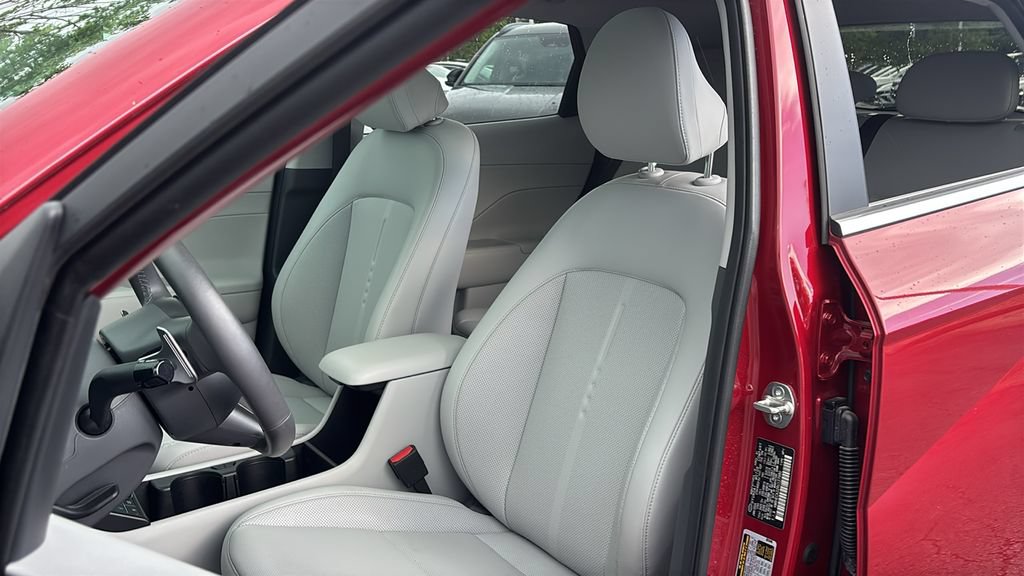 Used 2024 Hyundai Kona Limited AWD/4WD image 10