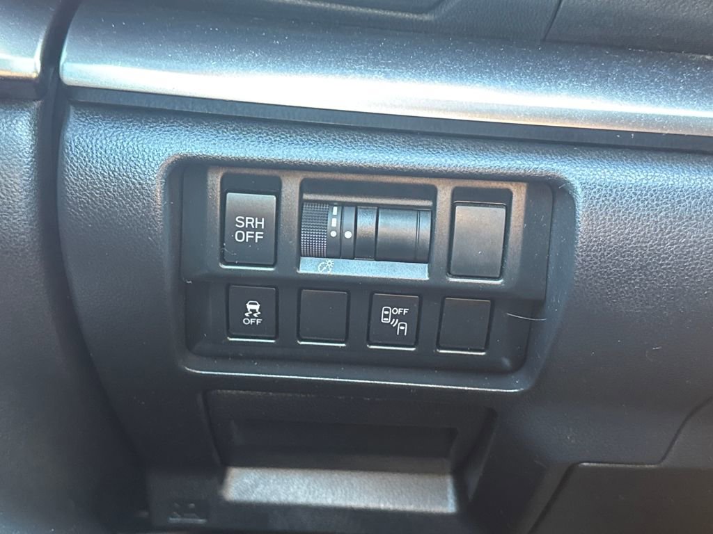 Used 2019 Subaru Crosstrek 2.0i Limited w/ Moonroof Package w/Navigation image 33