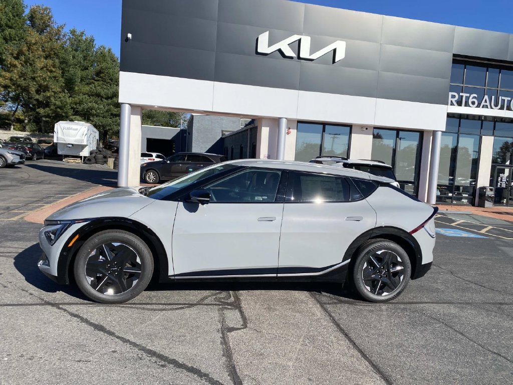 New 2026 Kia EV6 Wind AWD/4WD image 2