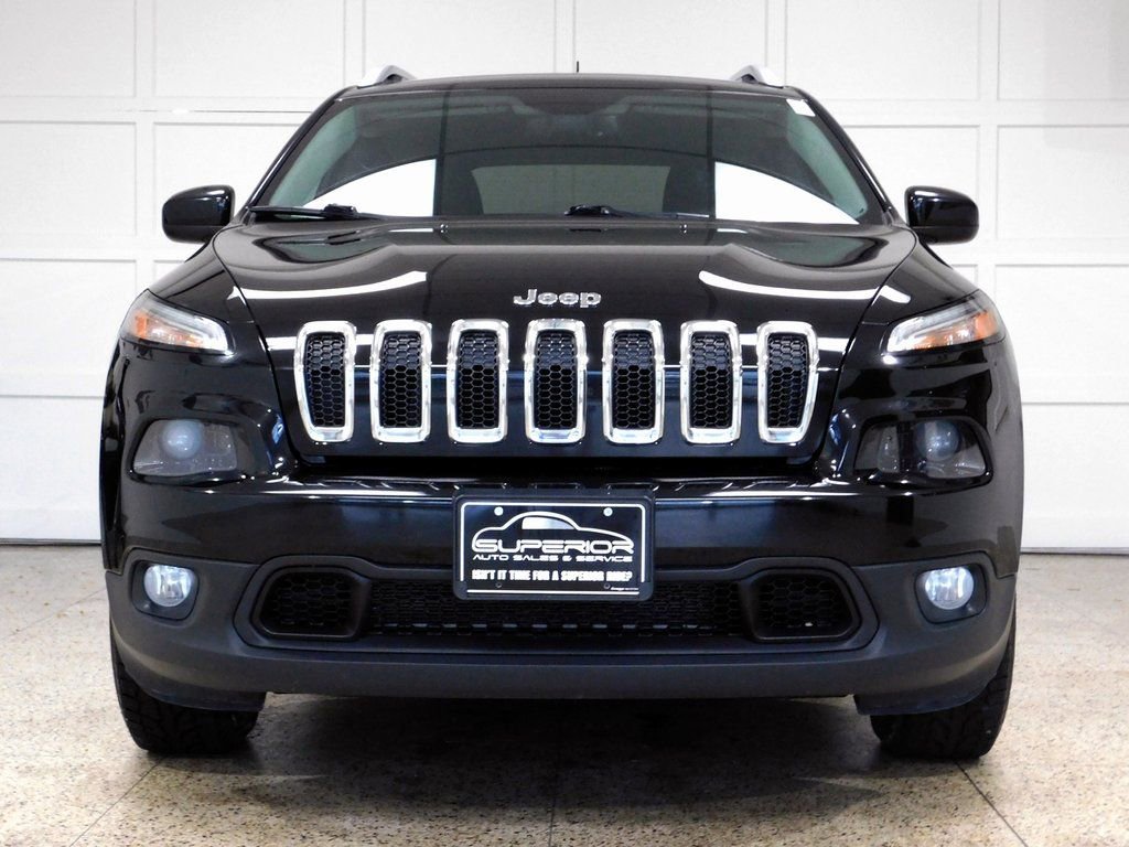 Used 2017 Jeep Cherokee Latitude w/ Comfort & Convenience Group AWD/4WD image 5
