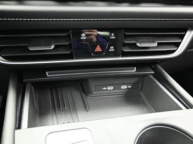 Used 2025 Volkswagen Atlas SE image 41