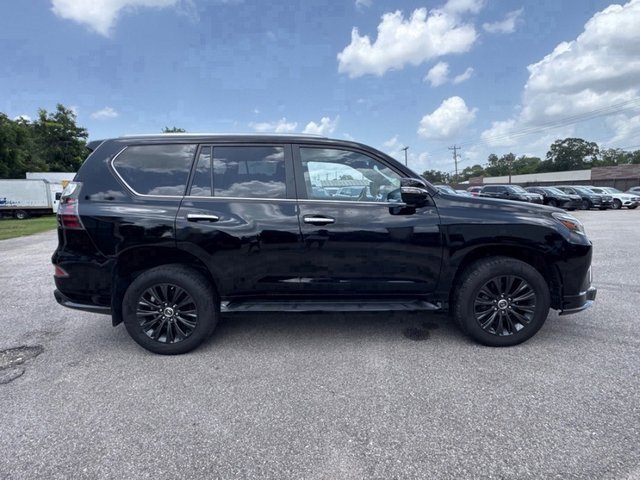 Used 2023 Lexus GX 460 Luxury w/ Sport Design Package image 3