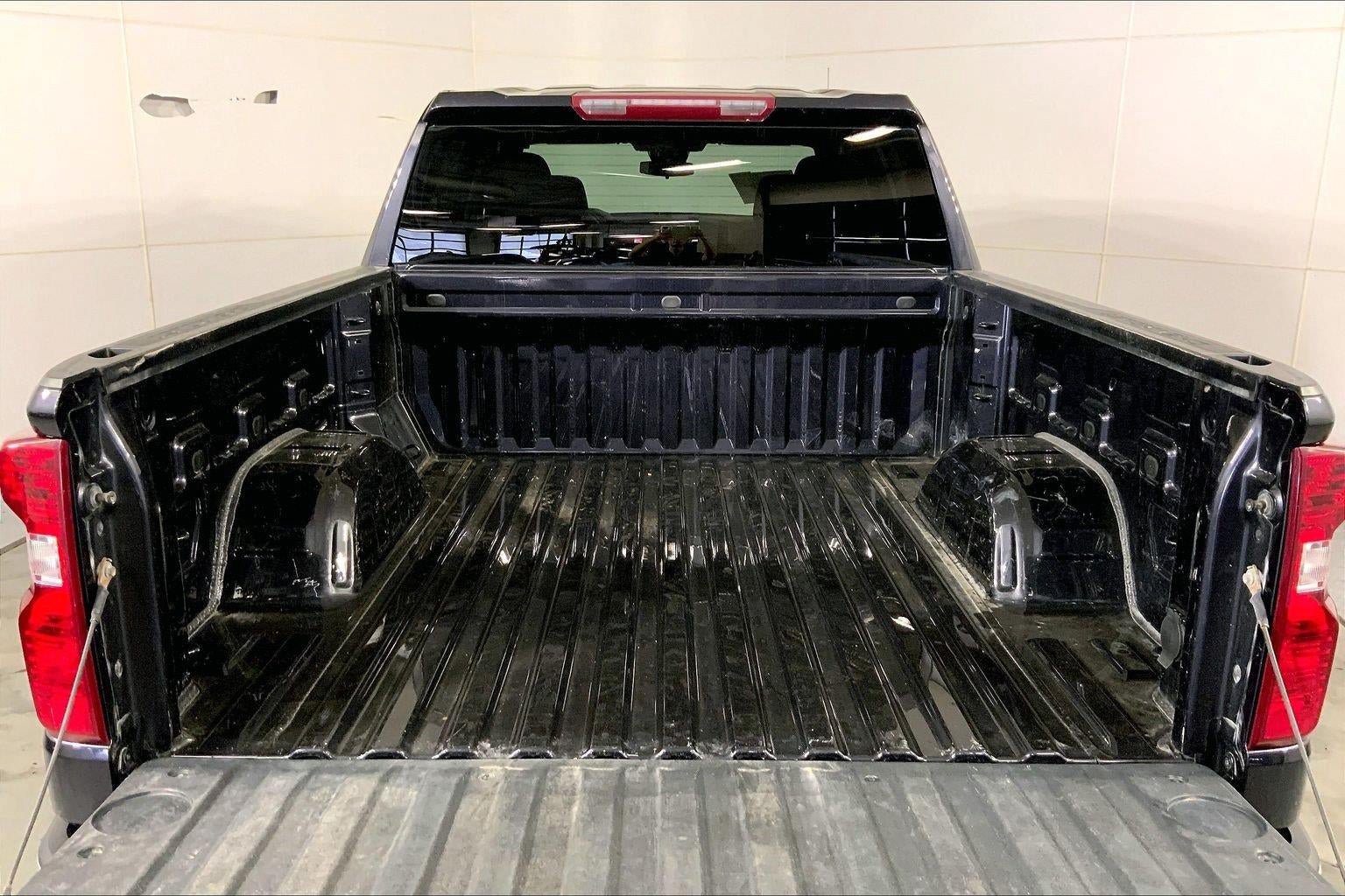 Used 2024 Chevrolet Silverado 1500 LT AWD/4WD image 4