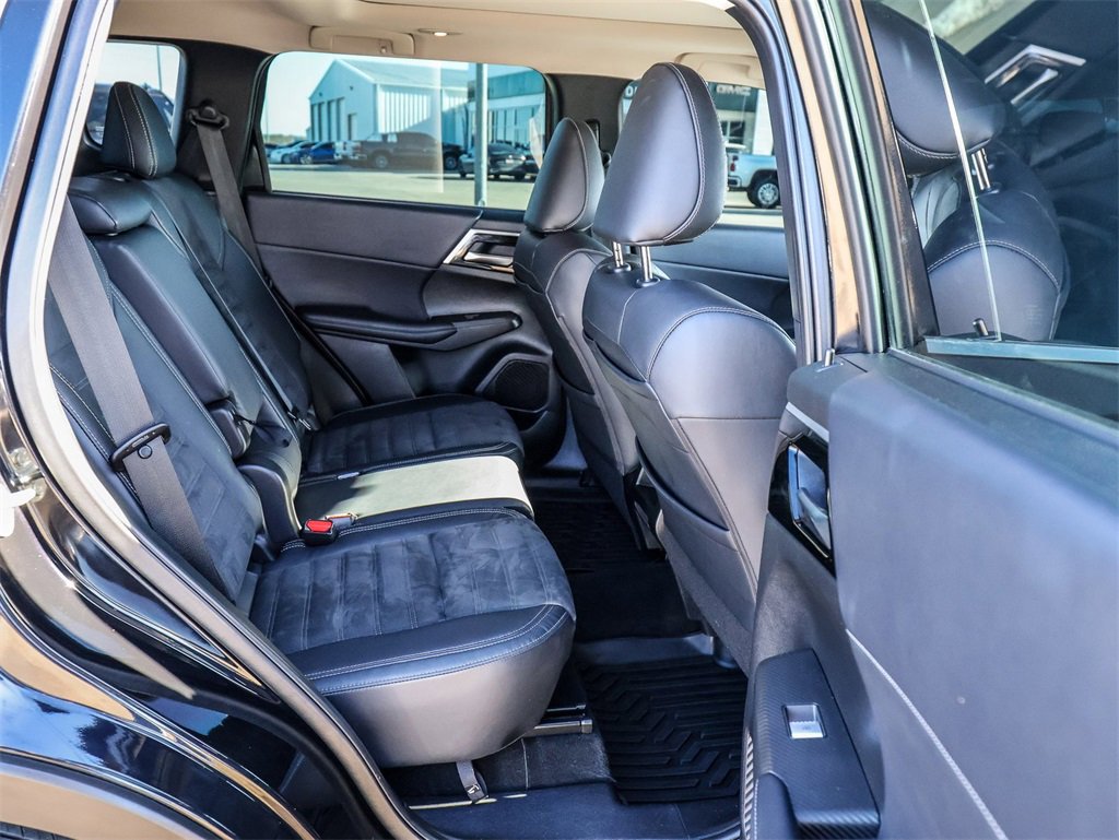 Used 2023 Mitsubishi Outlander SE image 20