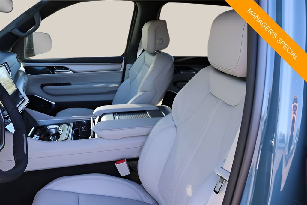 New 2026 Jeep Grand Wagoneer 4WD w/ Premium Group I image 11