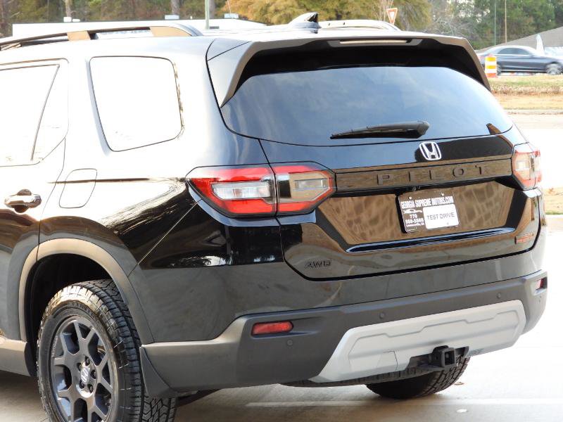 Used 2025 Honda Pilot TrailSport image 18
