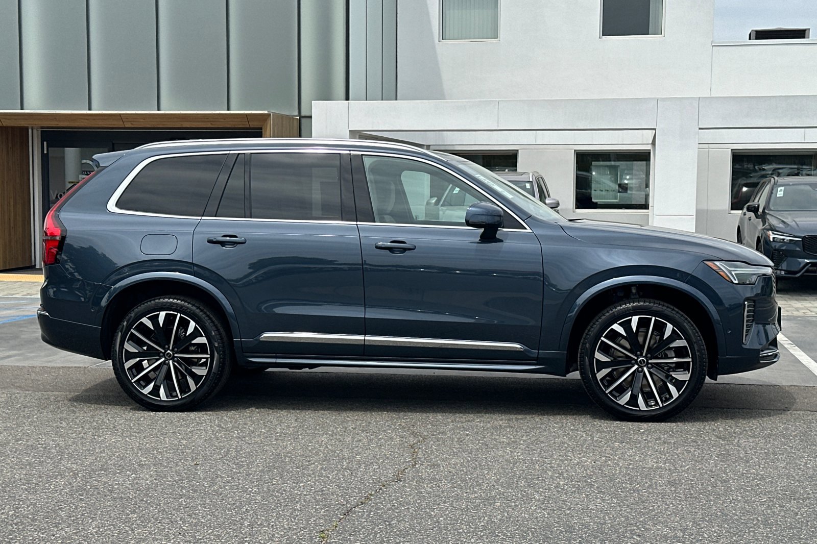 New 2026 Volvo XC90 B6 Plus AWD/4WD image 4