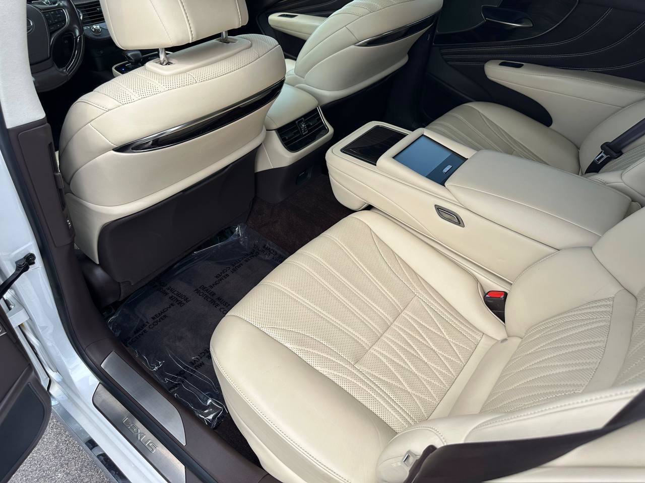 Used 2018 Lexus LS 500h AWD w/ Luxury Package image 21