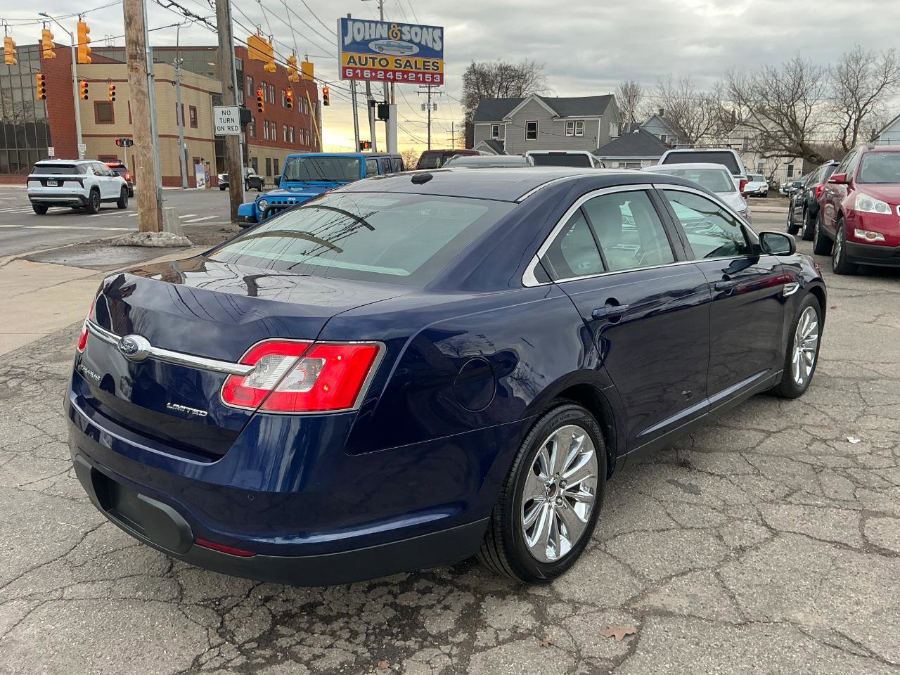 Used 2011 Ford Taurus Limited w/ 303A Rapid Spec Order Code image 3