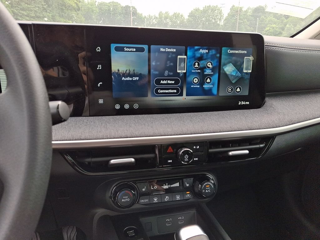 New 2026 Nissan Kicks SV w/ SV Premium Package FWD image 9
