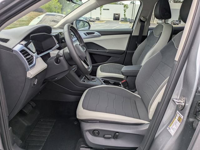 New 2026 Volkswagen Taos SE FWD image 20