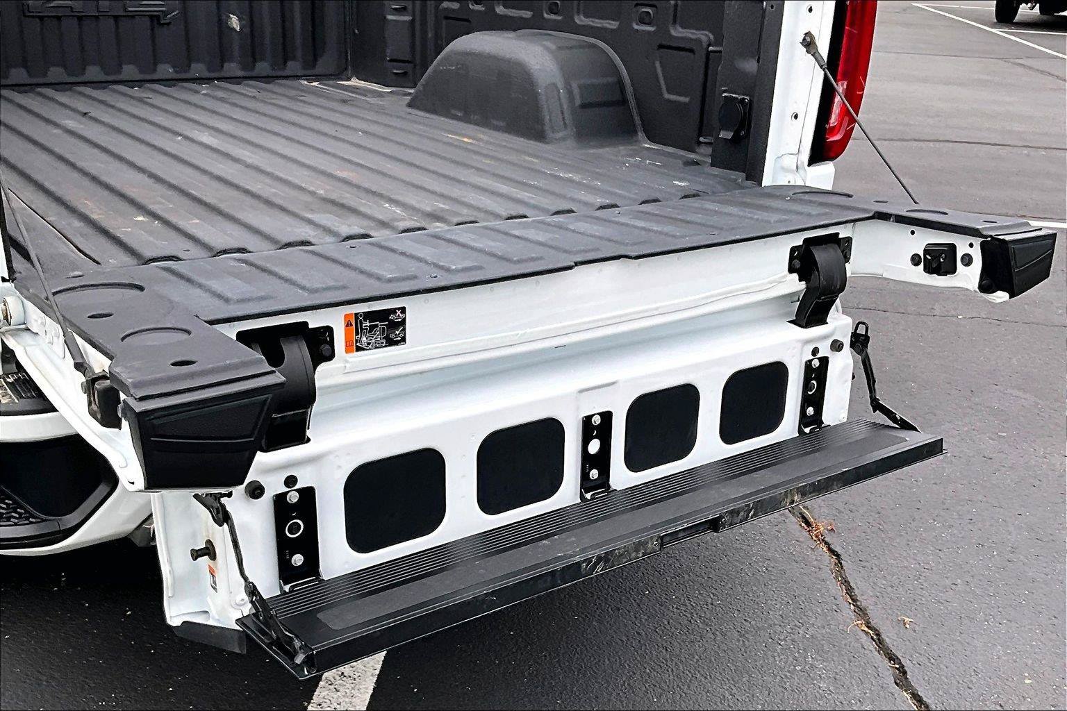 Used 2024 GMC Sierra 1500 AT4 w/ Technology Package AWD/4WD image 36