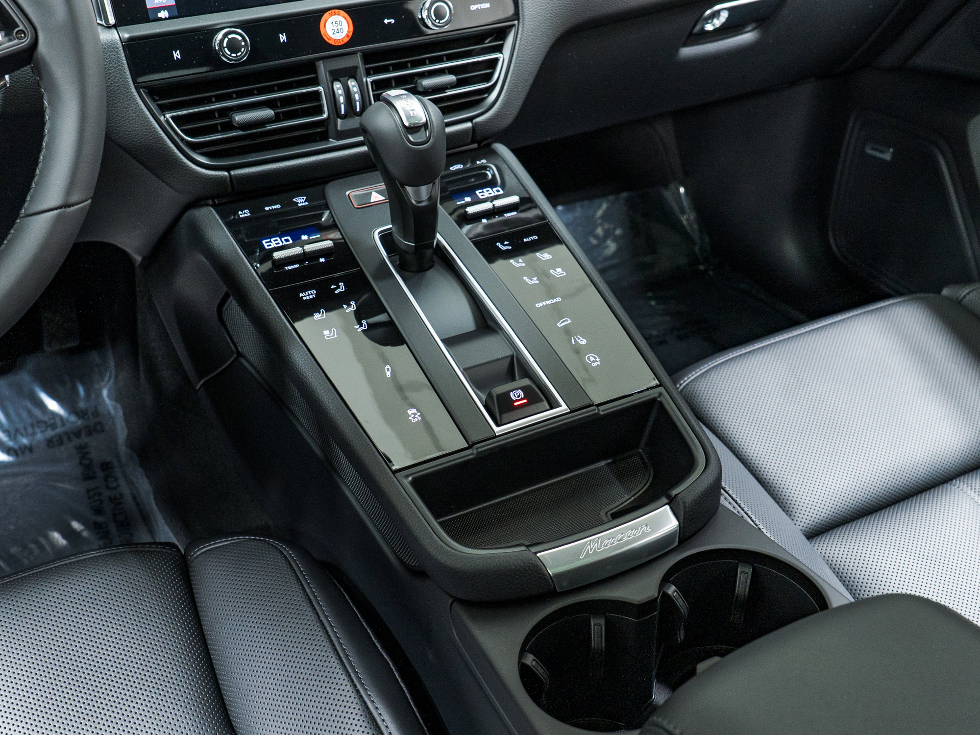 New 2025 Porsche Macan Turbo image 24