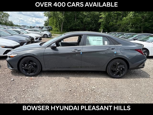 New 2026 Hyundai Elantra SEL Sport Premium FWD image 2