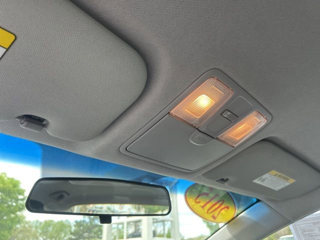 Used 2015 Hyundai Elantra SE image 24