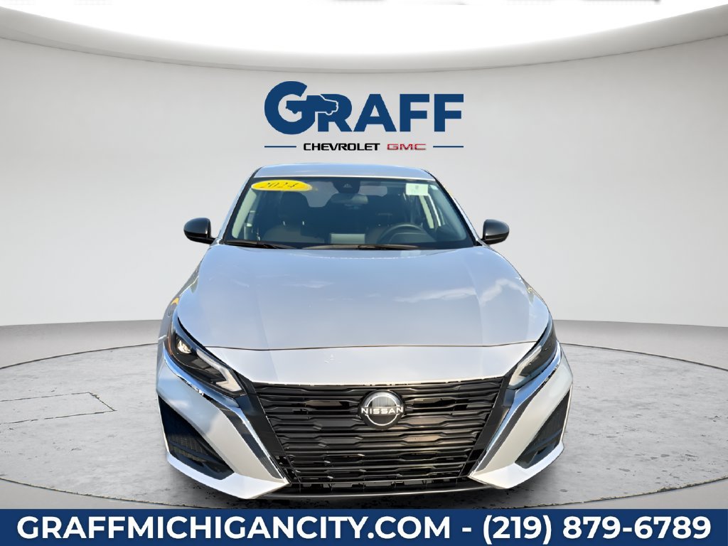 Used 2024 Nissan Altima 2.5 SV FWD image 9