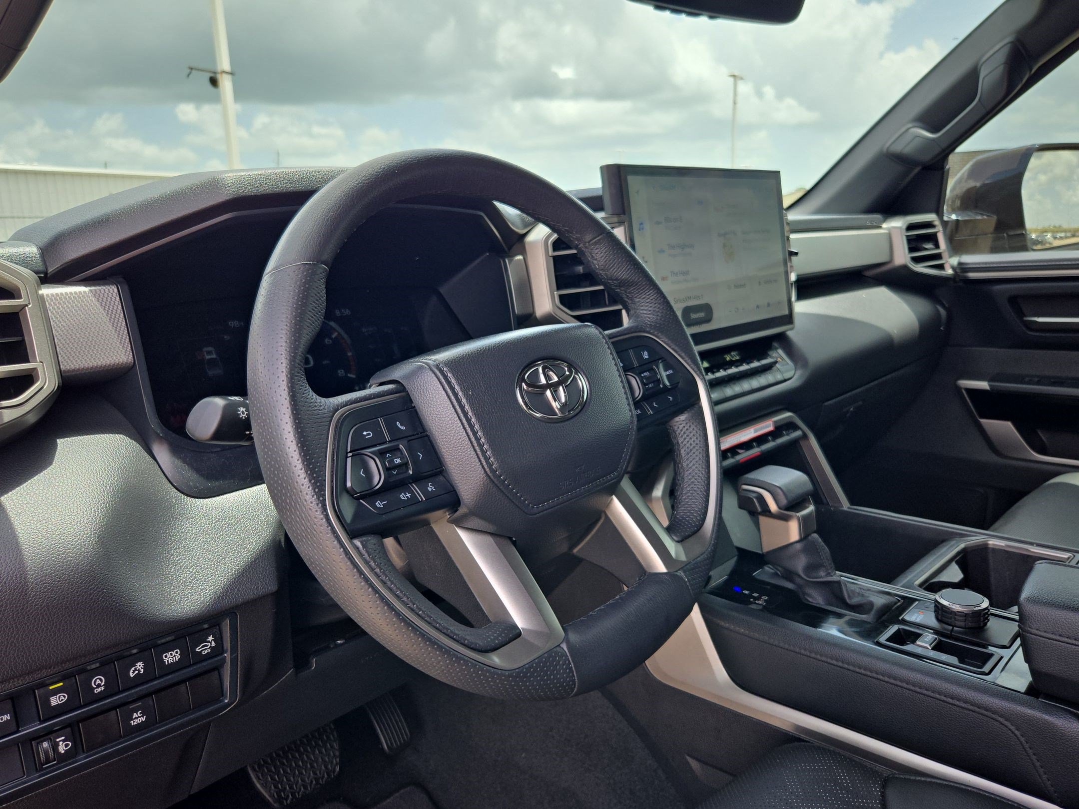 Used 2025 Toyota Tundra Limited w/ Power Package AWD/4WD image 16