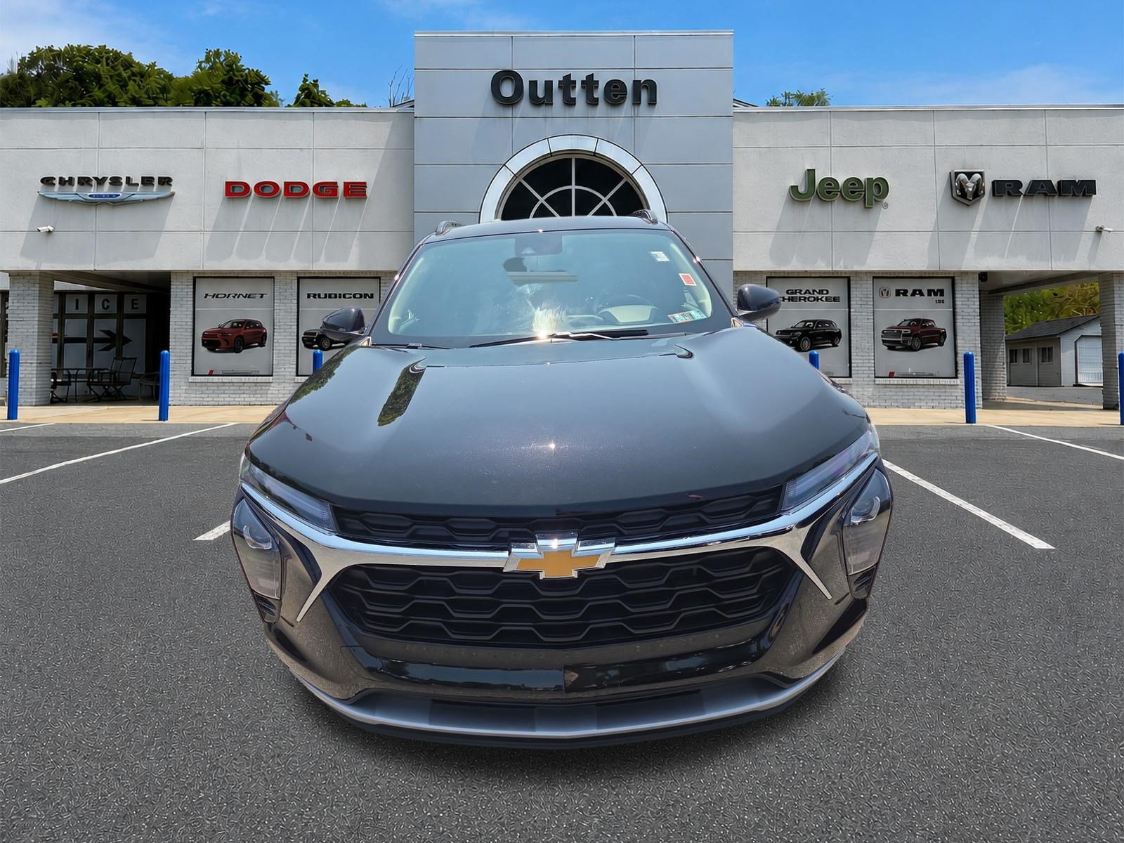 Used 2026 Chevrolet Trax LT FWD image 9