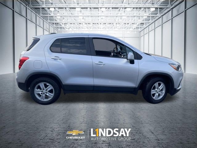 Used 2020 Chevrolet Trax LS w/ Tint and Cruise Package FWD image 9