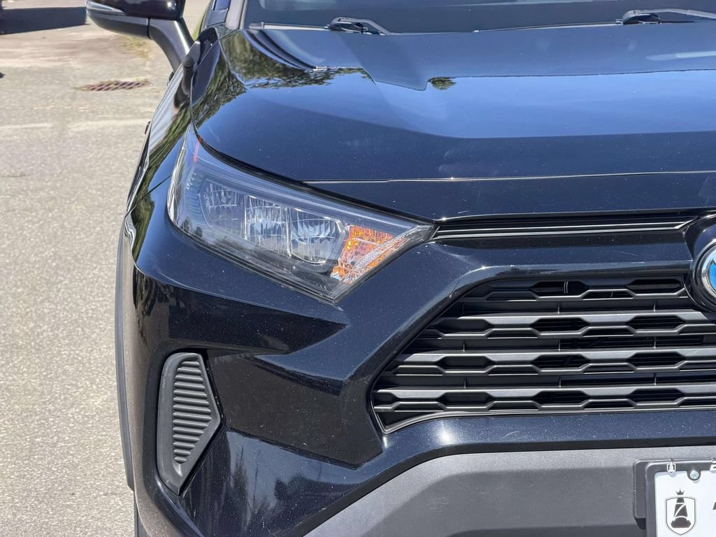 Used 2021 Toyota RAV4 LE AWD/4WD image 9