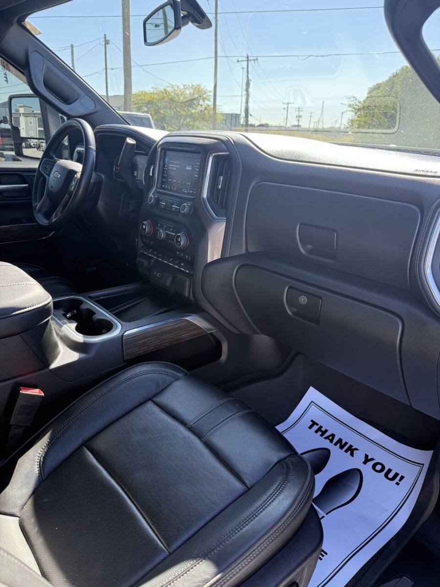 Used 2023 Chevrolet Silverado 3500 High Country AWD/4WD image 16