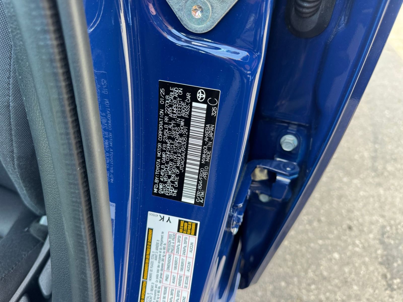 Used 2025 Toyota Prius LE image 27