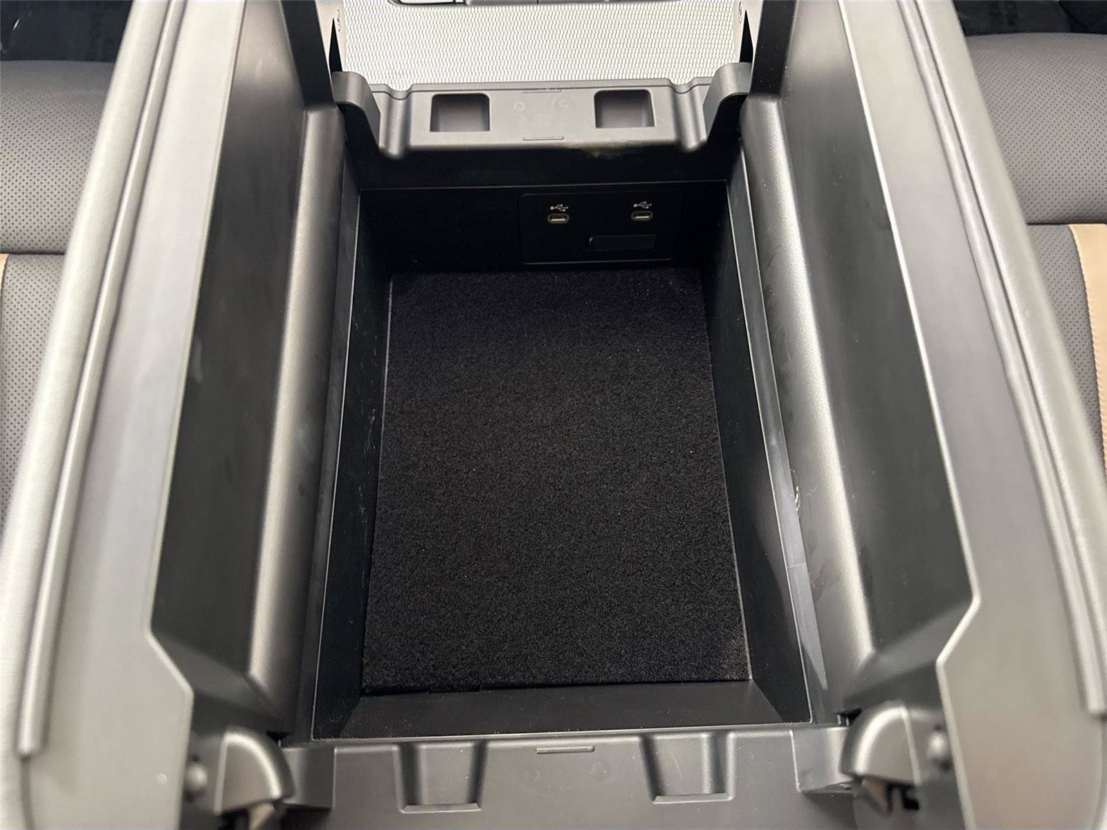 Certified 2025 MAZDA CX-70 Plug-In Hybrid w/ Premium Plus image 36